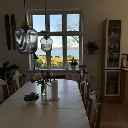 Villa Bondegard Med Havudsigt *